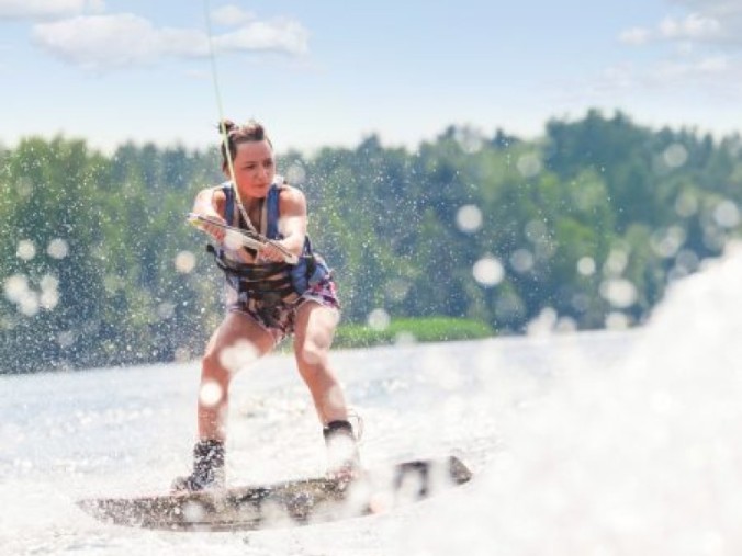 Wyciag dla nart wodnych i wakeboardu w Ostrodzie